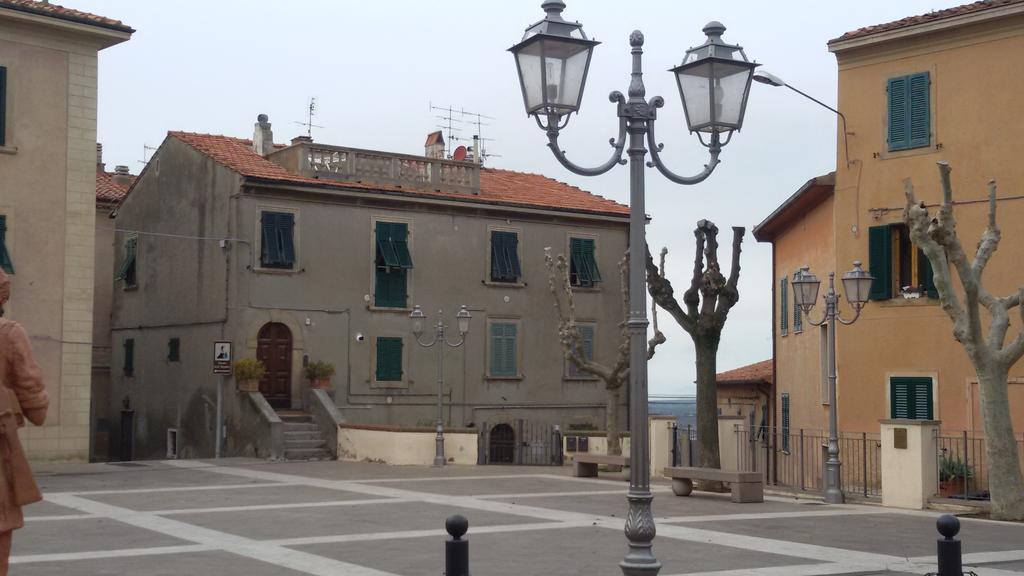 Abitare Il Borgo Piazza Del Popolo Apartment Castagneto Carducci Luaran gambar