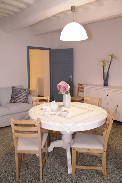 Abitare Il Borgo Piazza Del Popolo Apartment Castagneto Carducci Luaran gambar